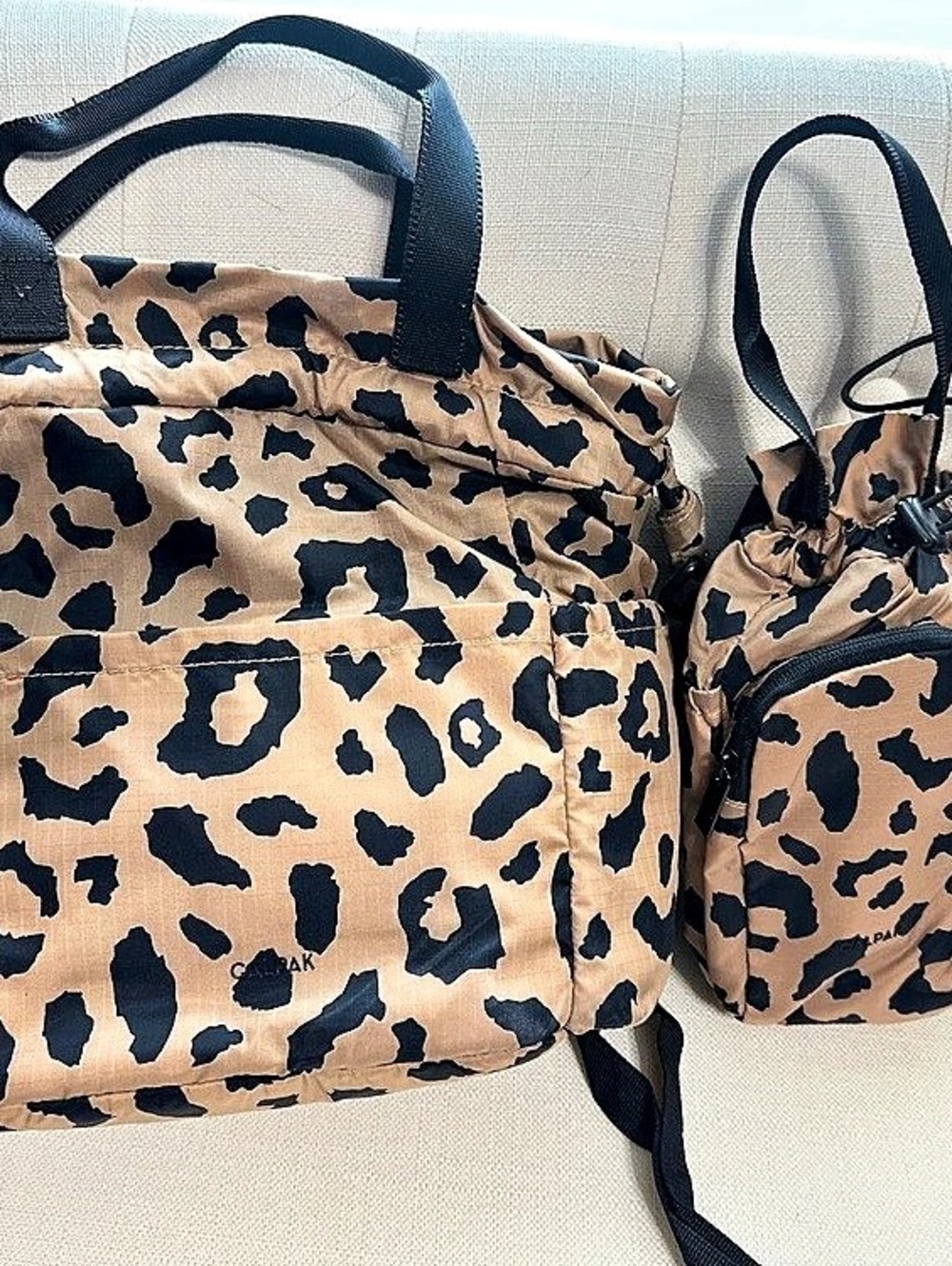 CALPAK Insulated Lunch Bag and Water Bottle Holder Set Cheetah